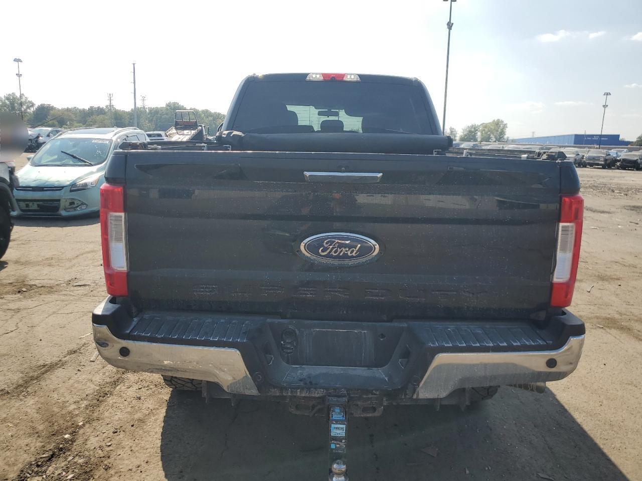 2017 Ford F250 Super Duty - Image 6