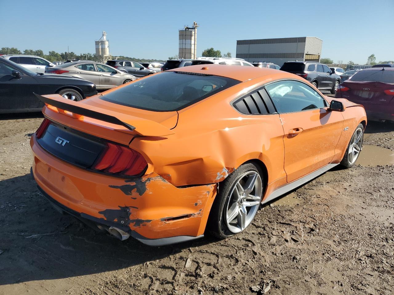 2020 Ford Mustang Gt - Фото 3