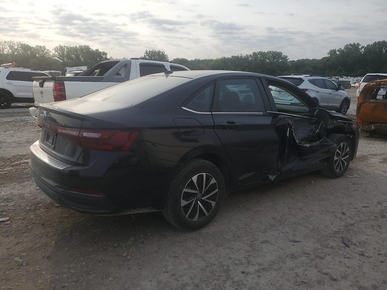 2025 Volkswagen Jetta S - Фото 3