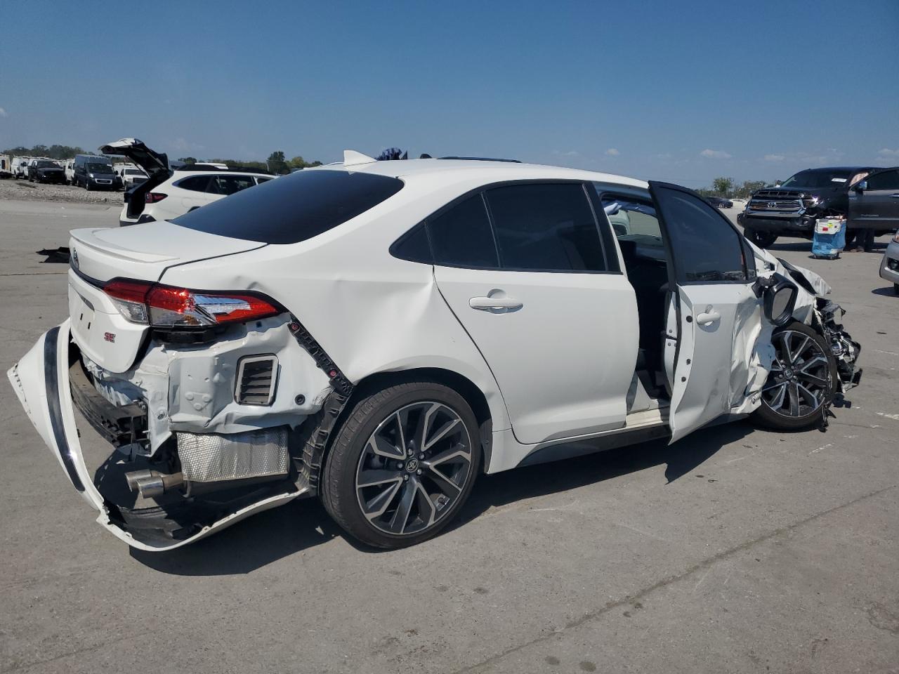 2022 Toyota Corolla Se - Фото 3