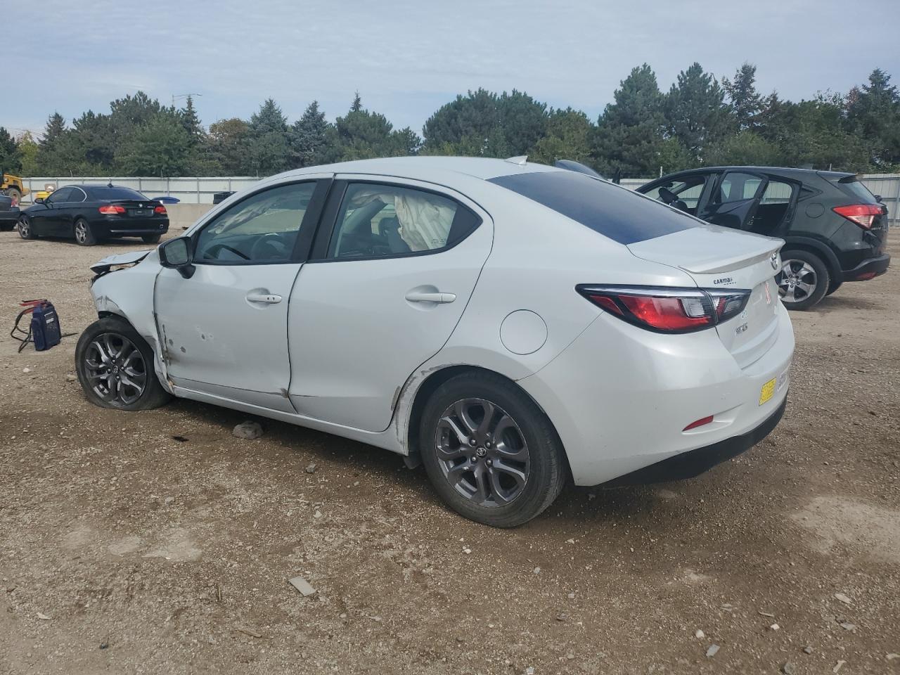 2019 Toyota Yaris Le - Фото 2