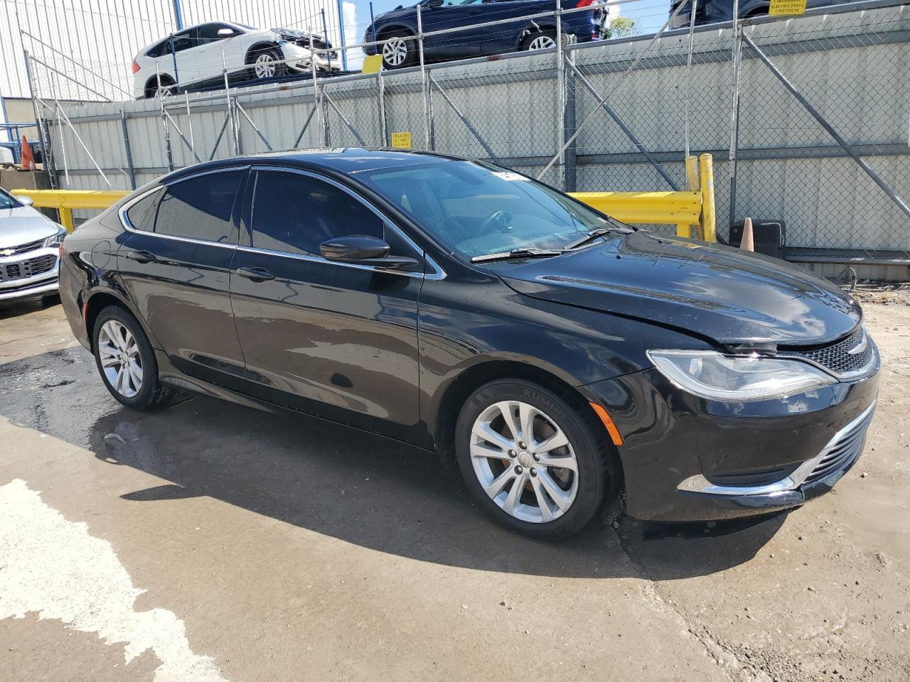 2015 Chrysler 200 Limited - Фото 4