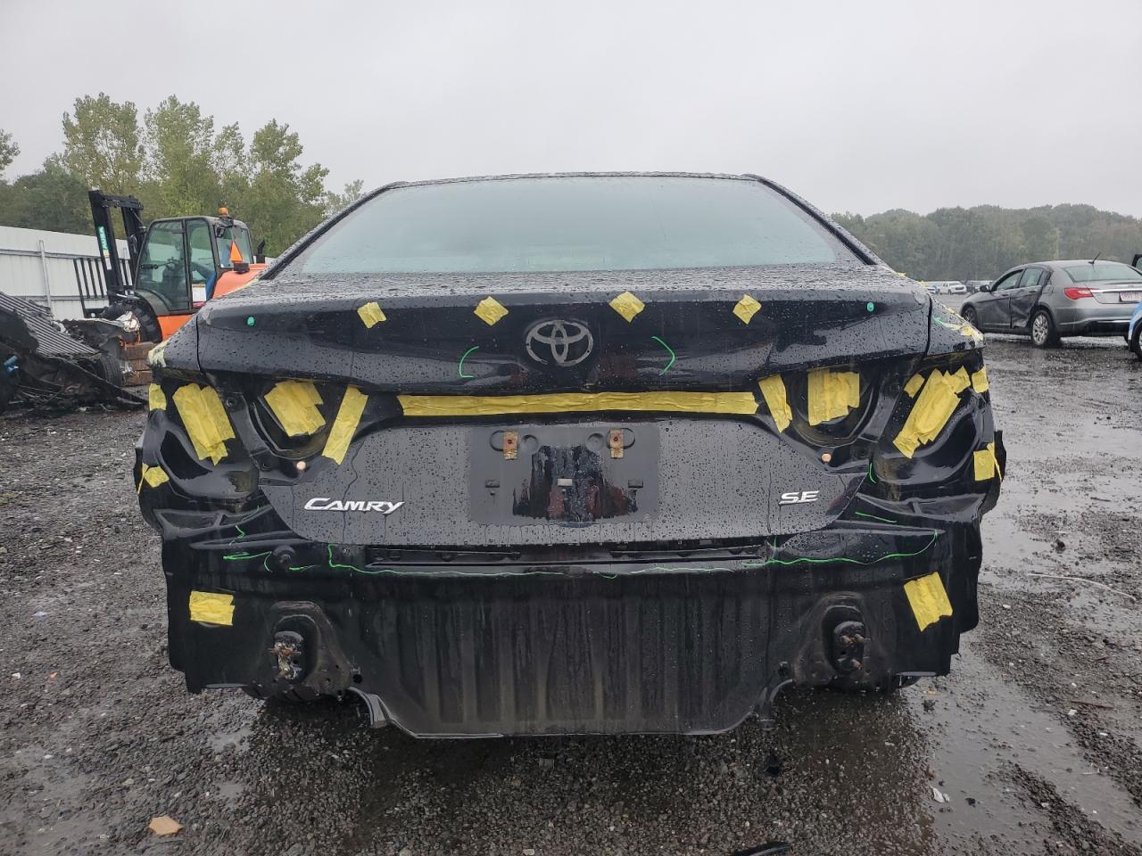 2017 Toyota Camry Le - Image 6