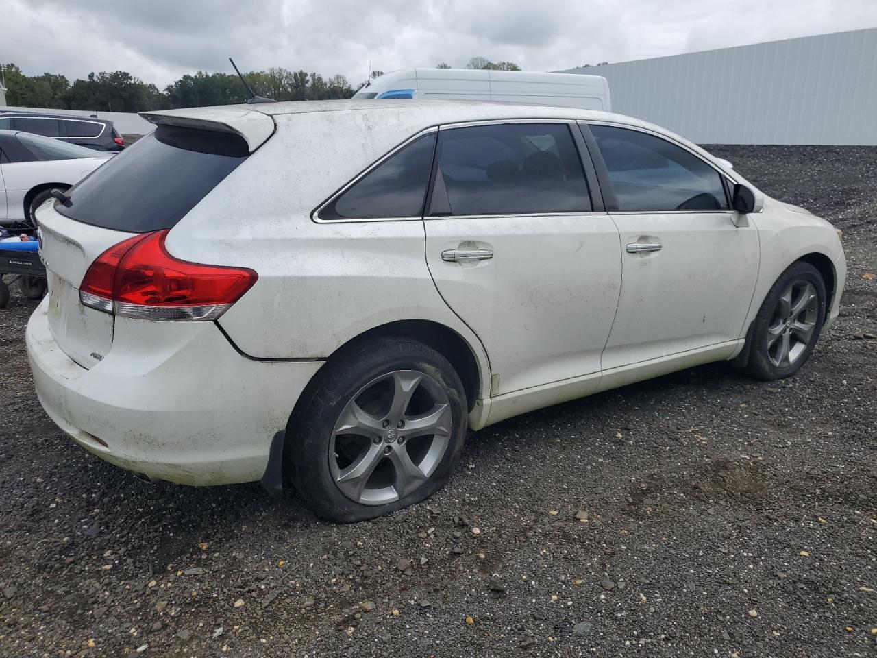 2011 Toyota Venza - Image 3