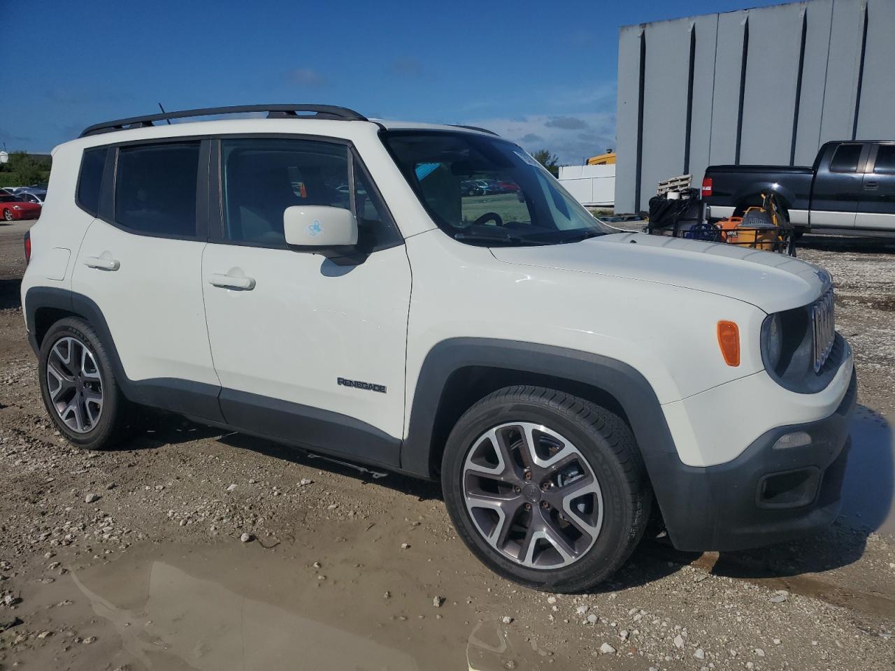 2015 Jeep Renegade Latitude - Image 4