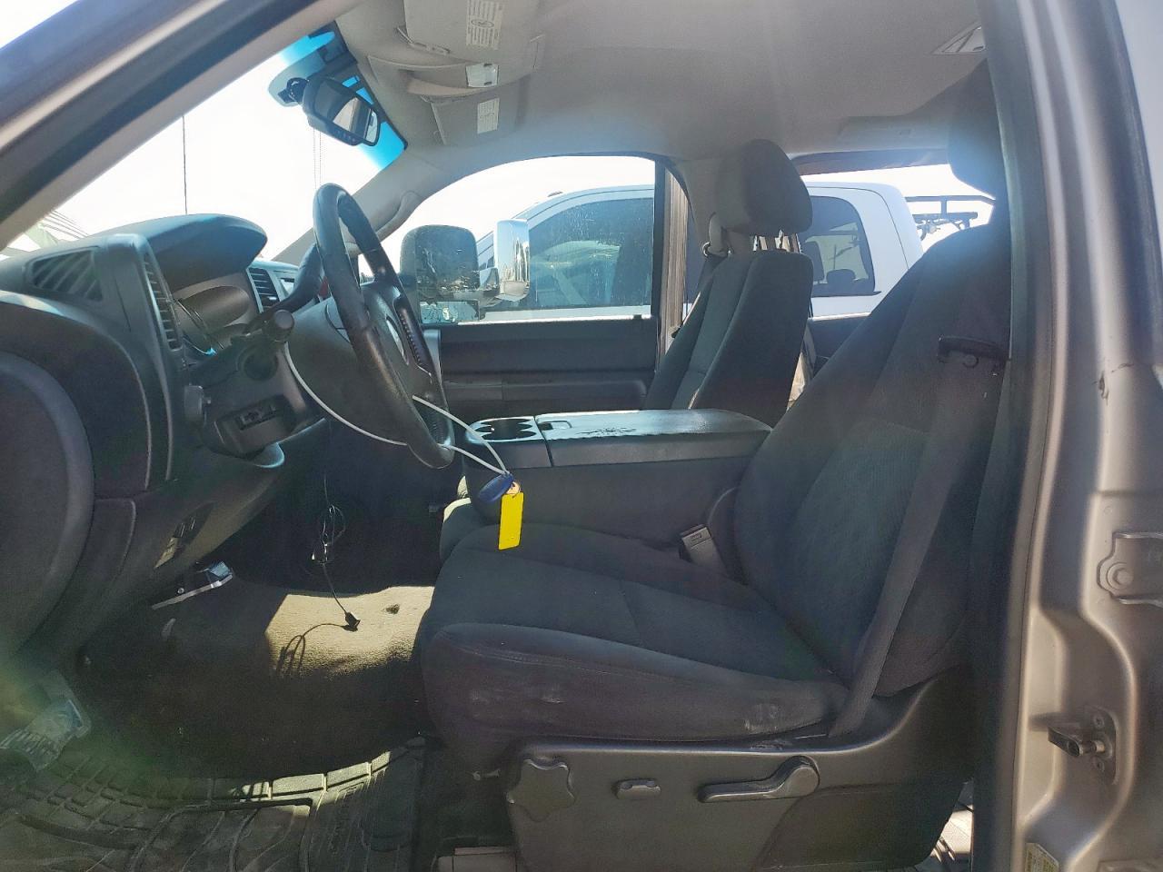 2008 Chevrolet Silverado K3500 - Image 7