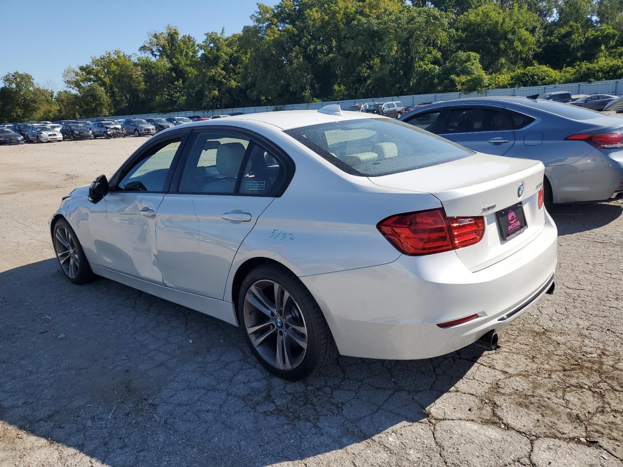 2014 BMW 335 Xi - Фото 2