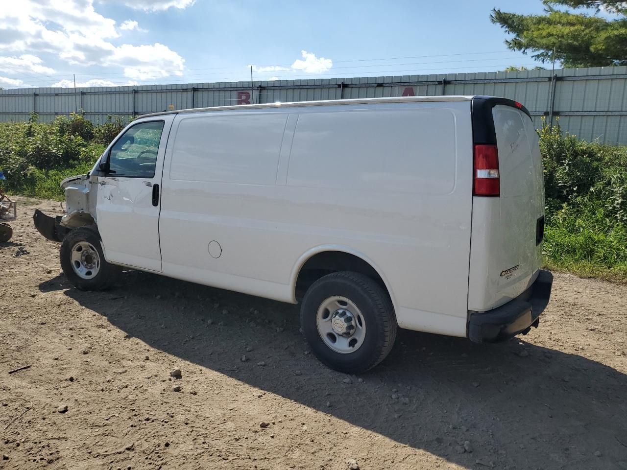 2019 Chevrolet Express G2500 - Фото 2