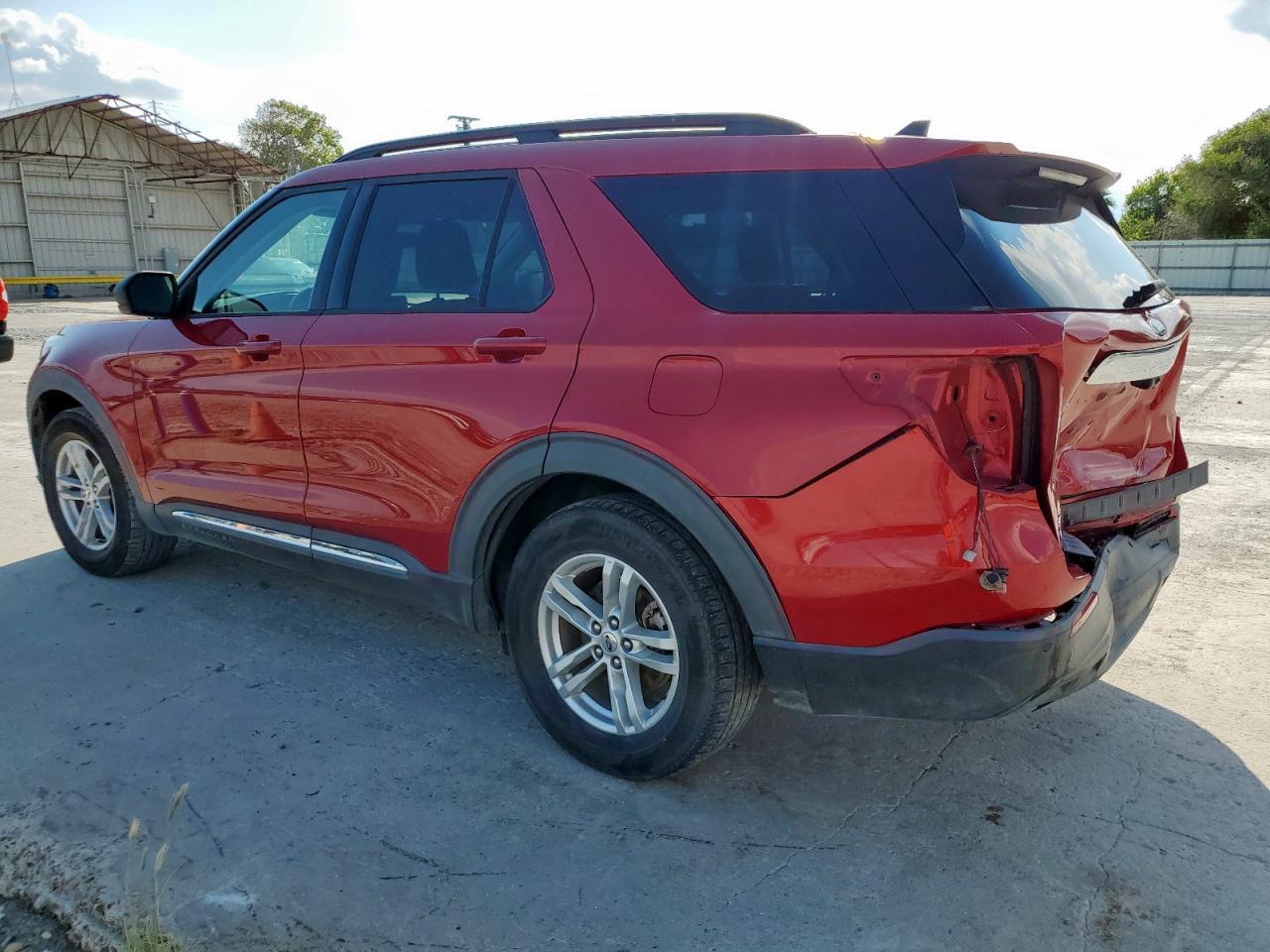 2021 Ford Explorer Xlt - Image 2