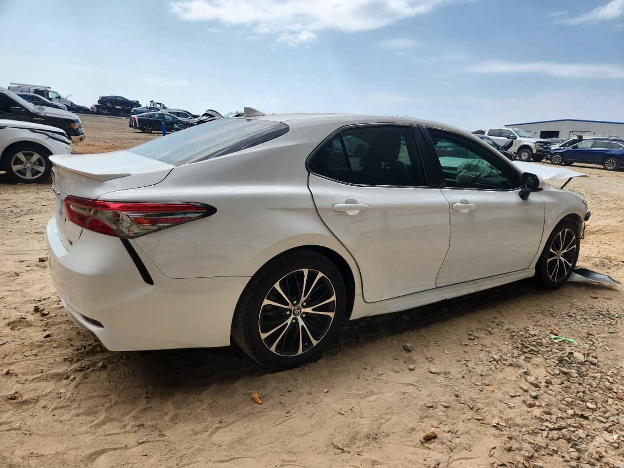 2019 Toyota Camry L - Фото 3
