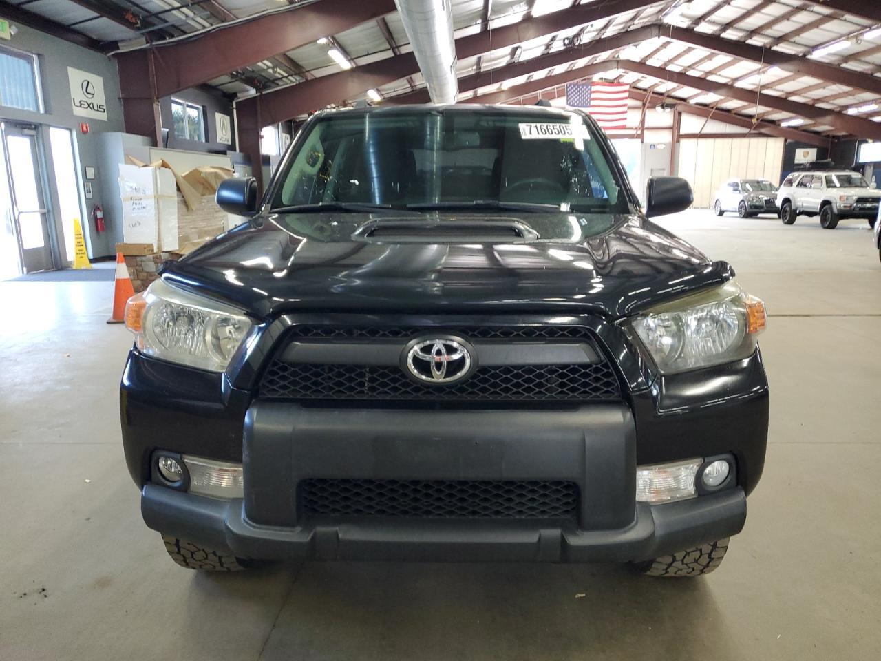 2013 Toyota 4Runner Sr5 - Image 5