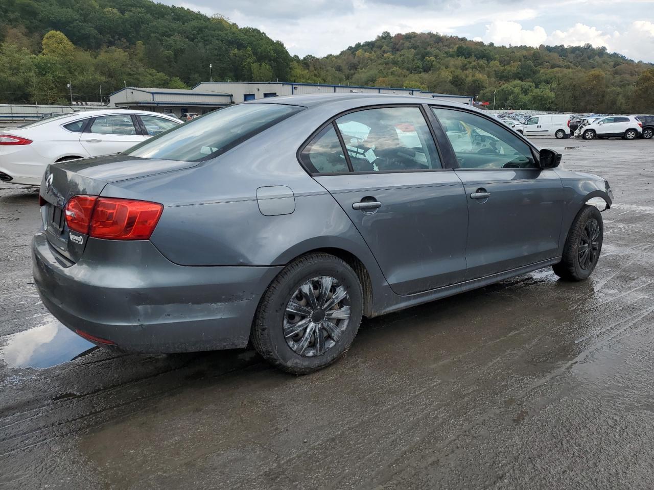 2013 Volkswagen Jetta Base - Image 3