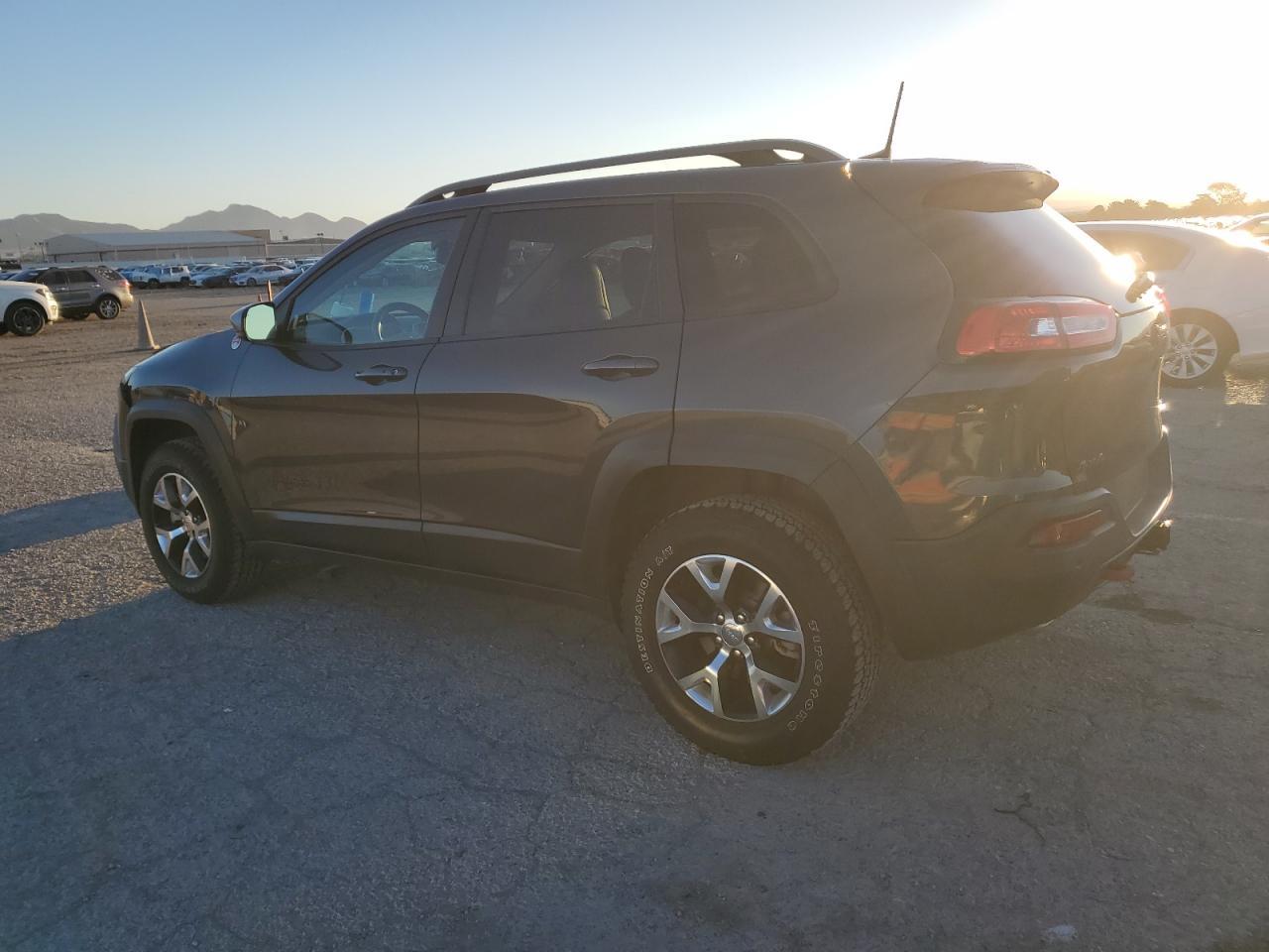 2016 Jeep Cherokee Trailhawk - Фото 2