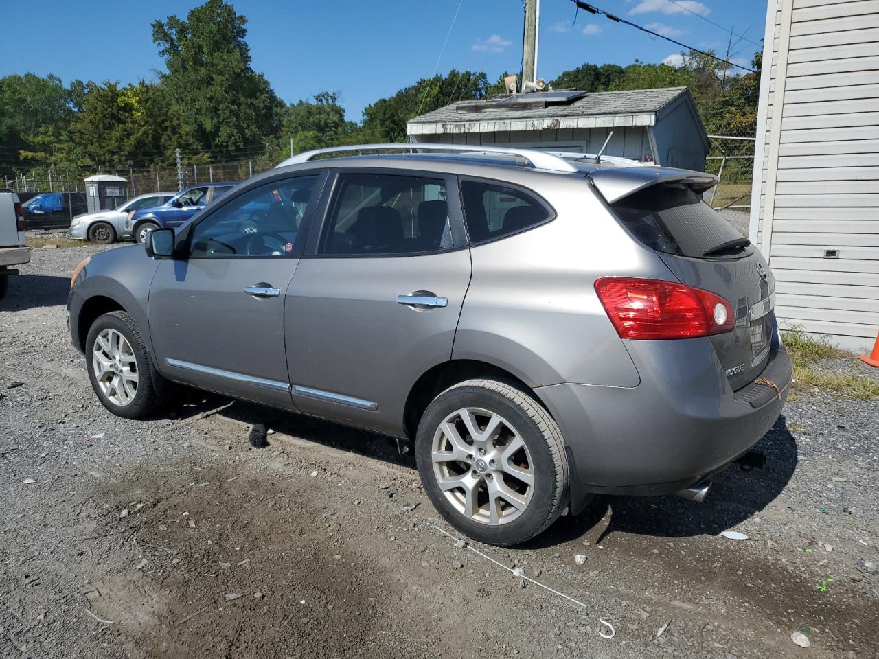 2013 Nissan Rogue S - Фото 2