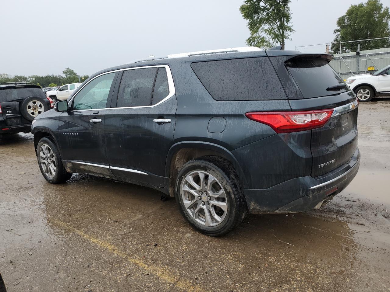 2018 Chevrolet Traverse Premier - Фото 2
