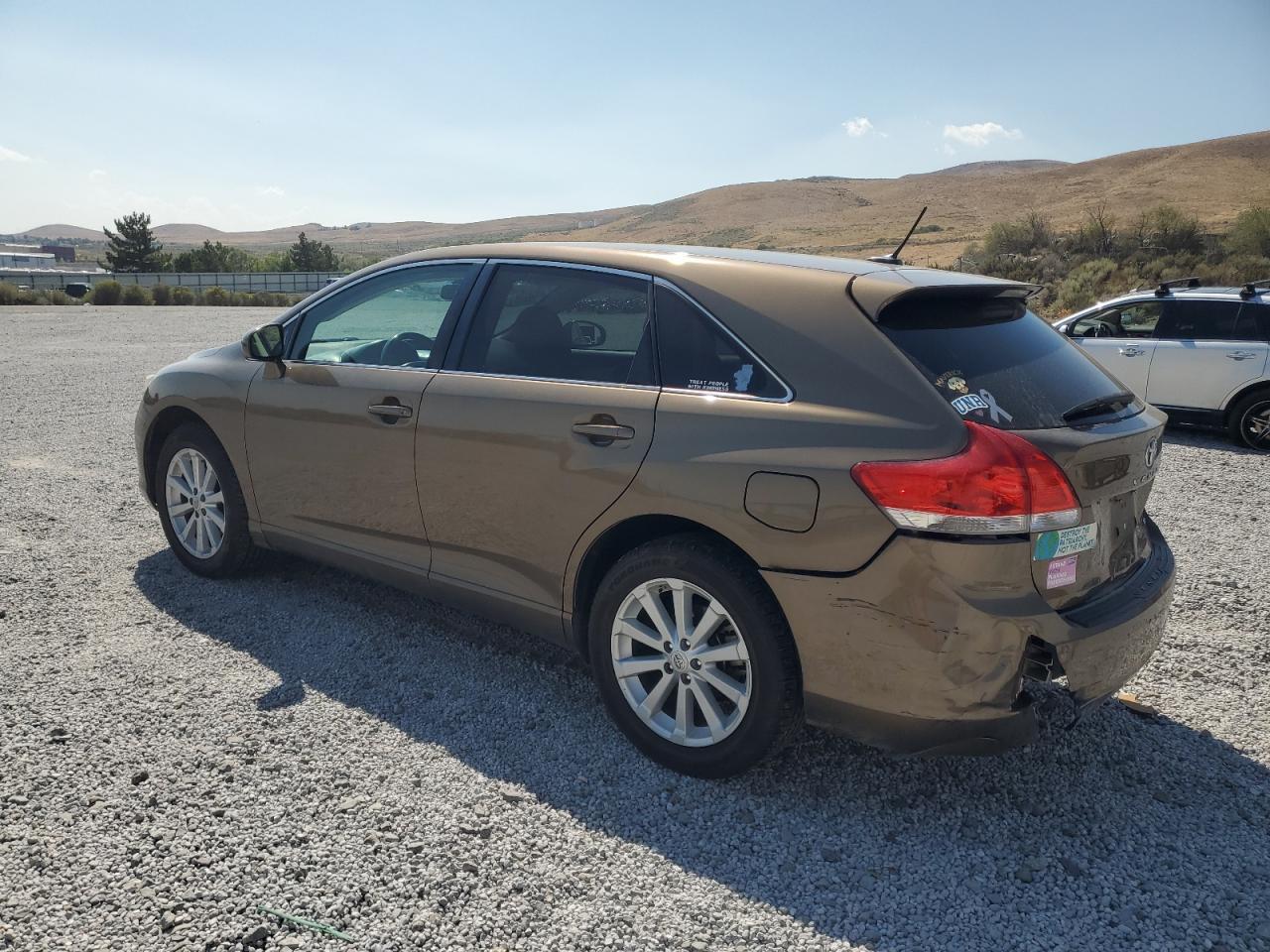 2011 Toyota Venza - Image 2