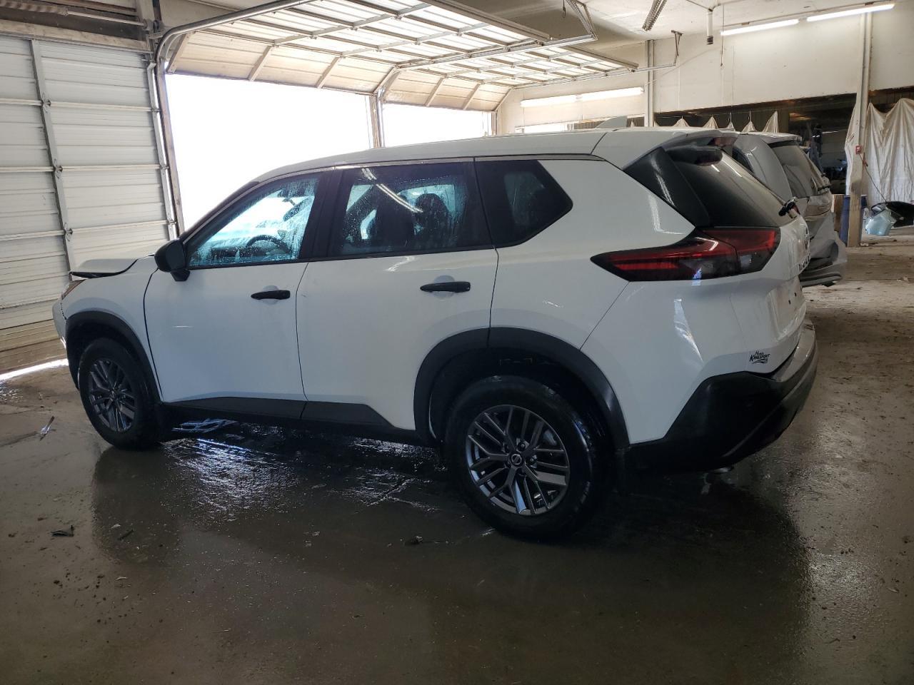 2021 Nissan Rogue S - Фото 2