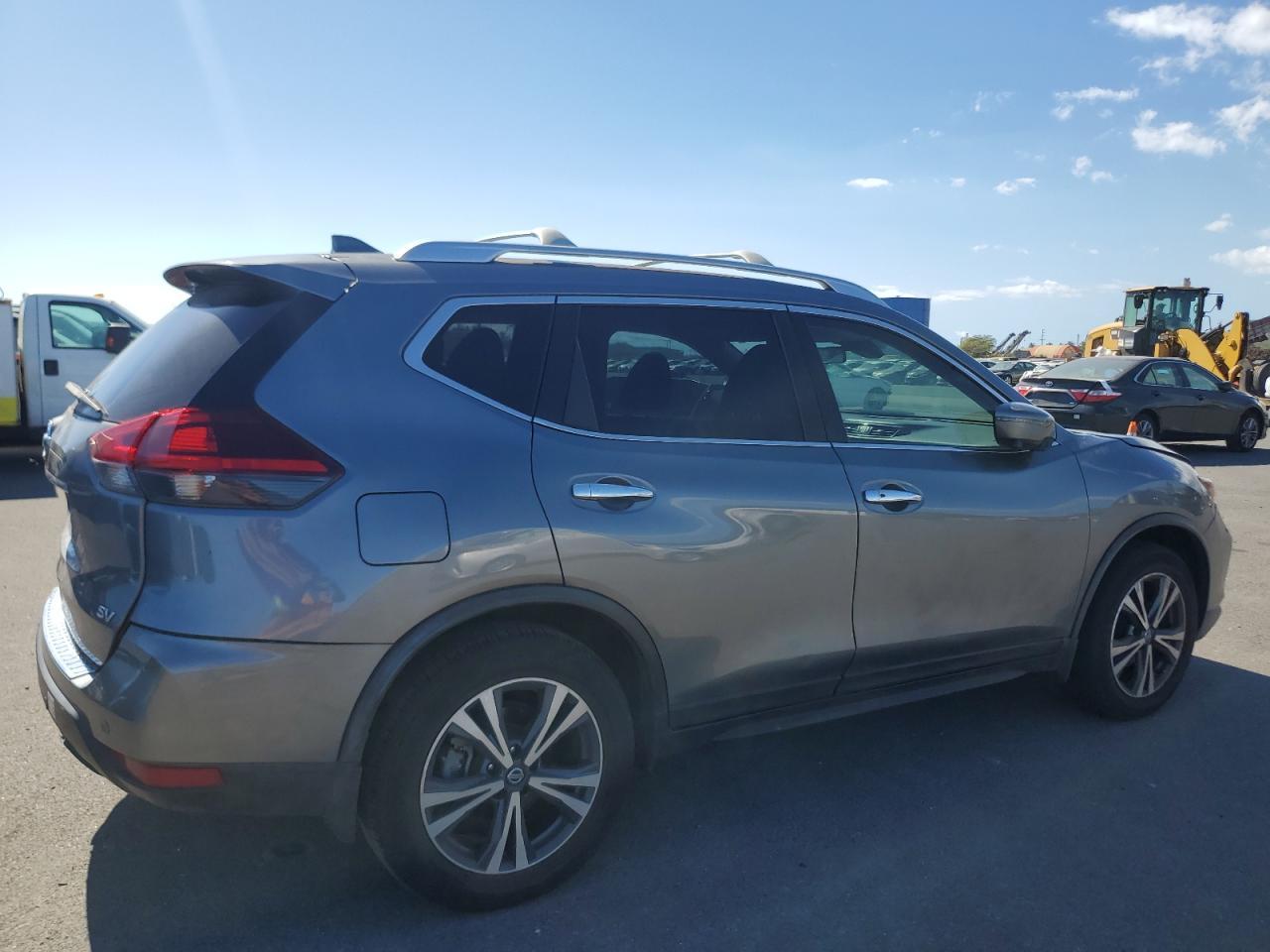 2019 Nissan Rogue S - Фото 3