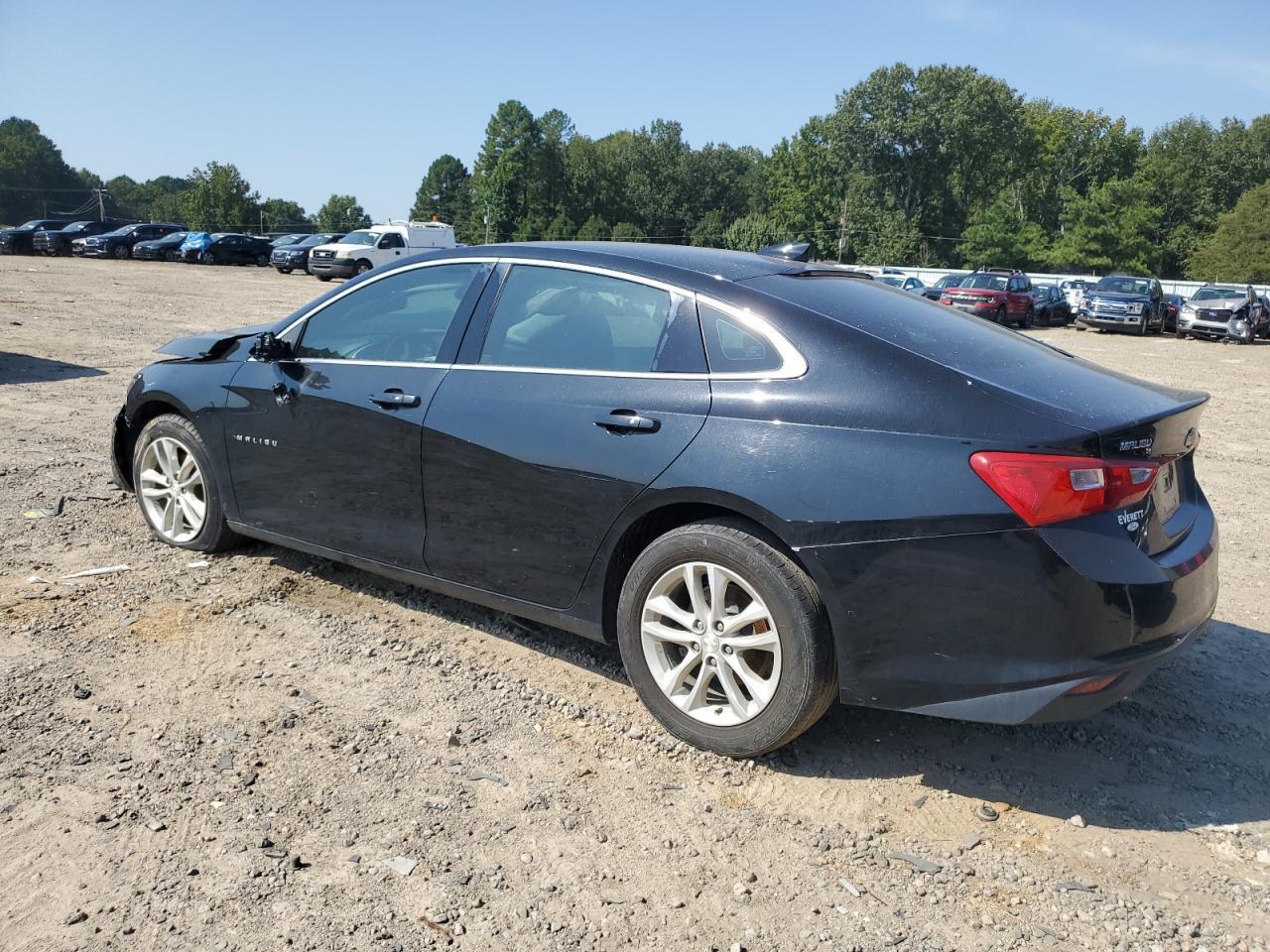 2018 Chevrolet Malibu Lt - Image 2