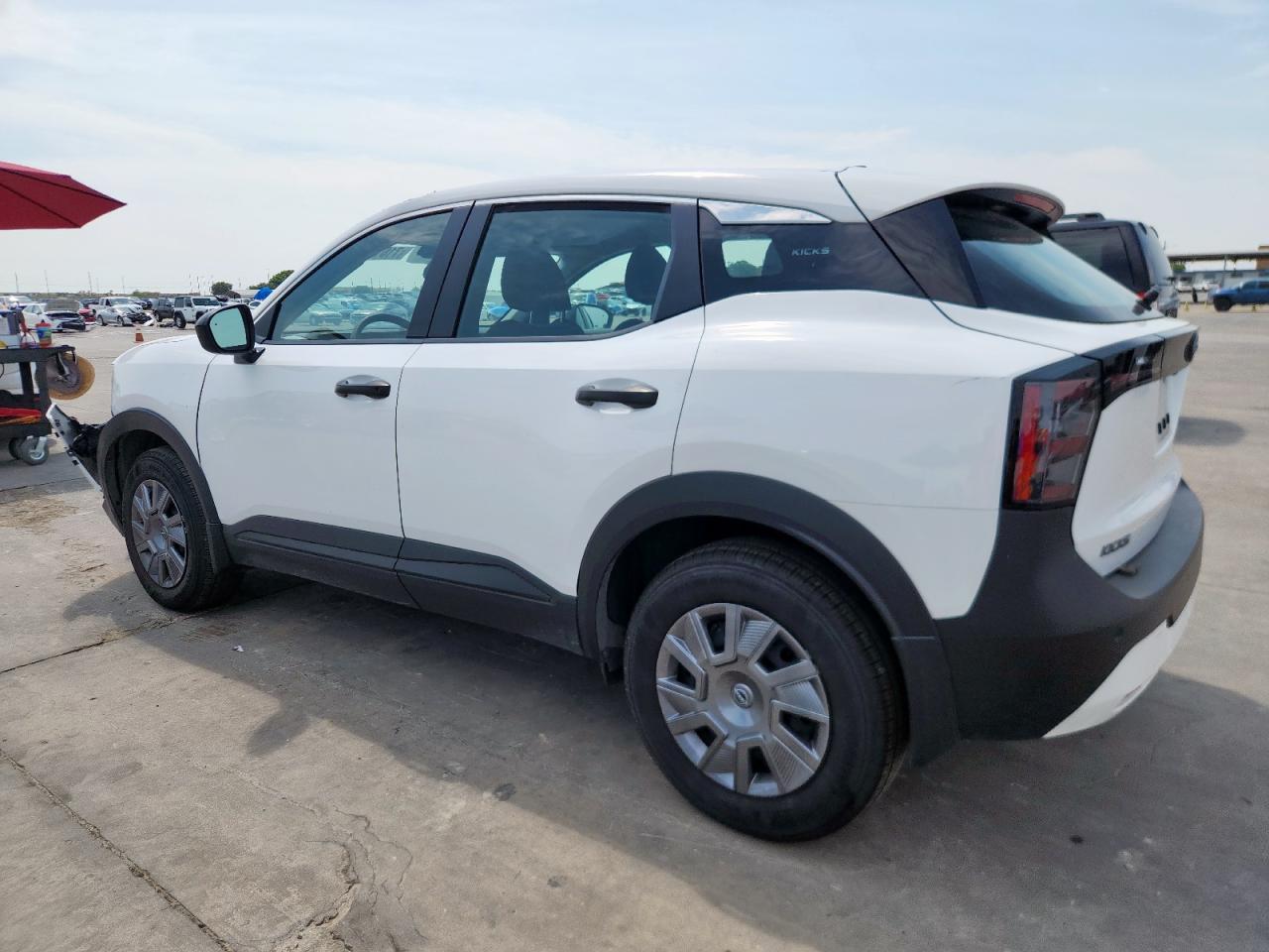 2025 Nissan Kicks S - Фото 2