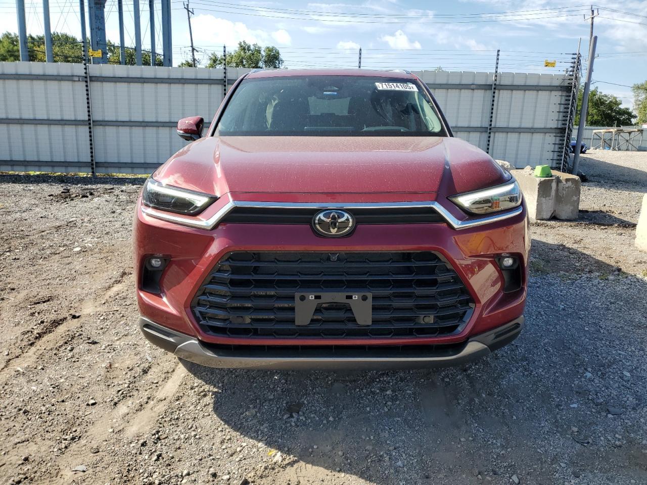 2025 Toyota Grand Highlander Le - Image 5