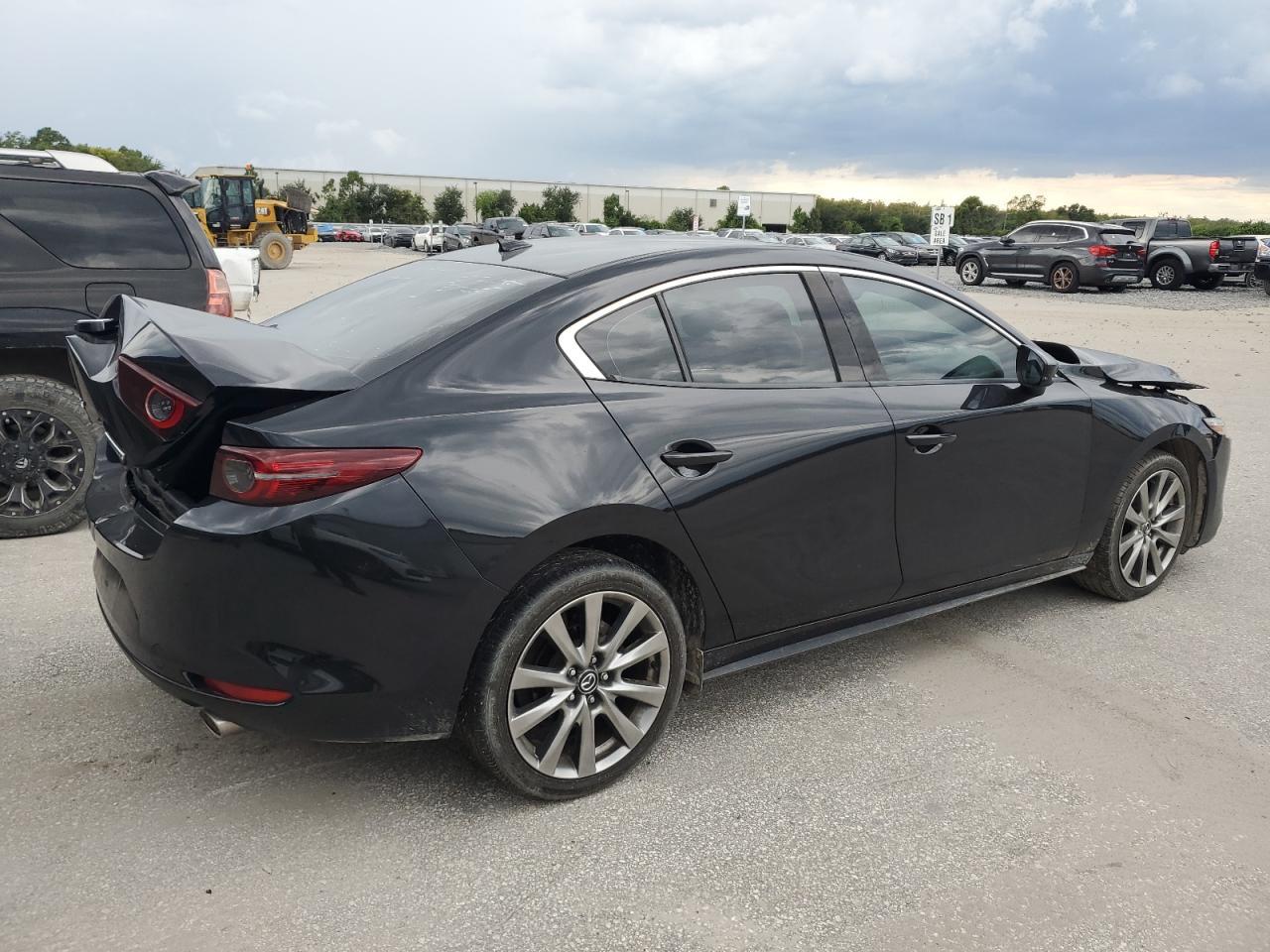 2020 Mazda 3 Premium - Фото 3