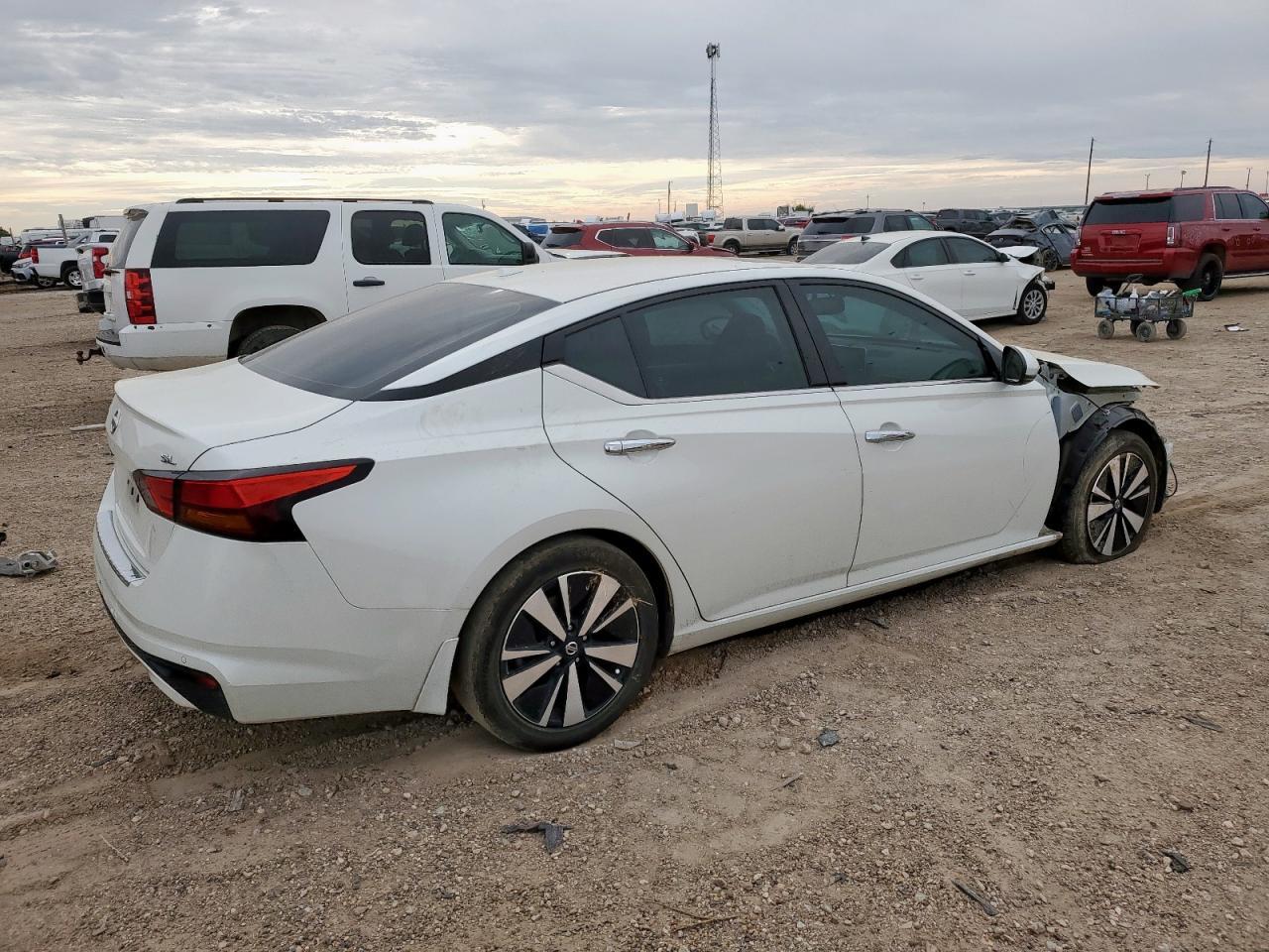 2019 Nissan Altima Sl - Фото 3