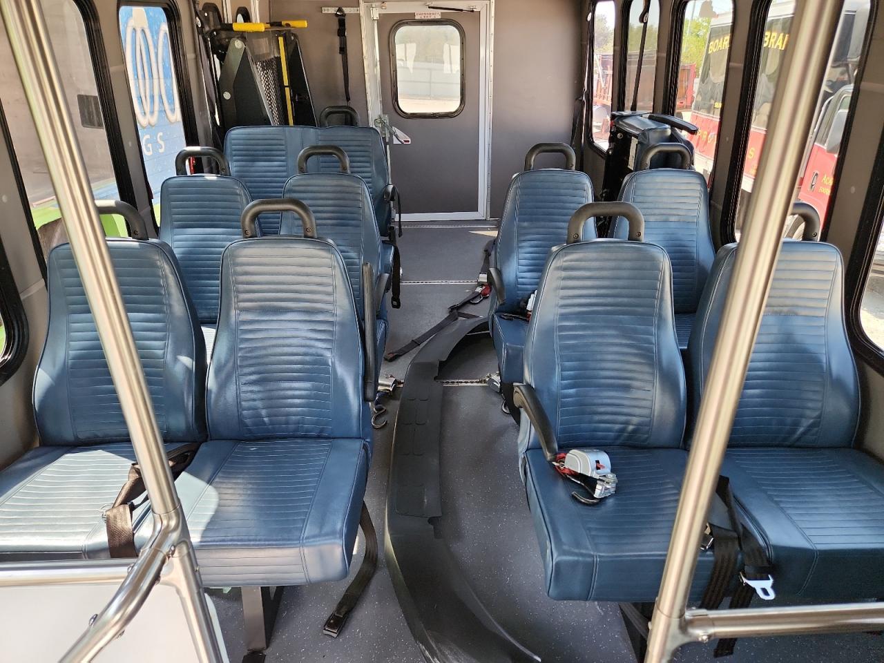 2019 Chevrolet Express G3 - Shuttle Bus - Фото 6