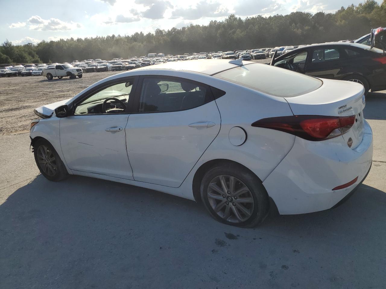 2016 Hyundai Elantra Se - Image 2