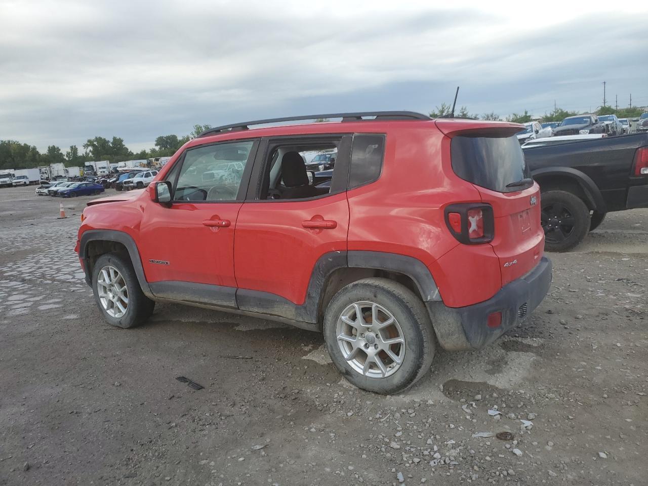 2019 Jeep Renegade Latitude - Image 2