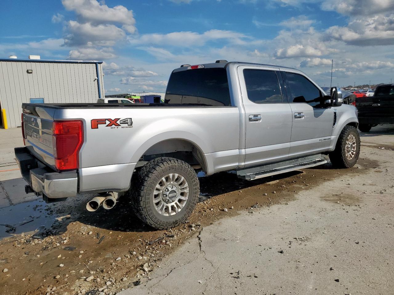2022 Ford F250 Super Duty - Фото 3