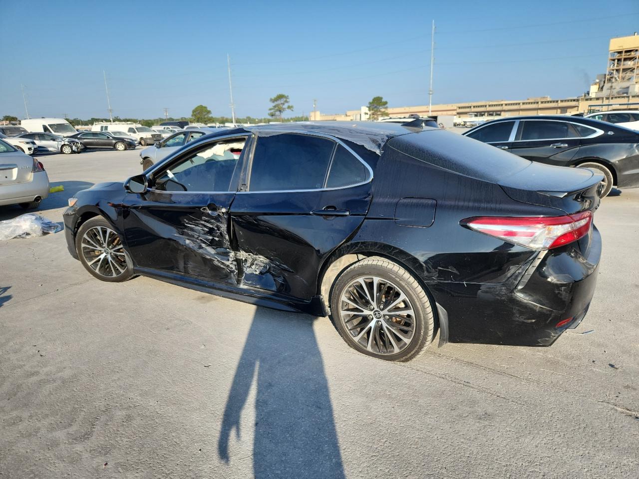 2020 Toyota Camry Se - Image 2