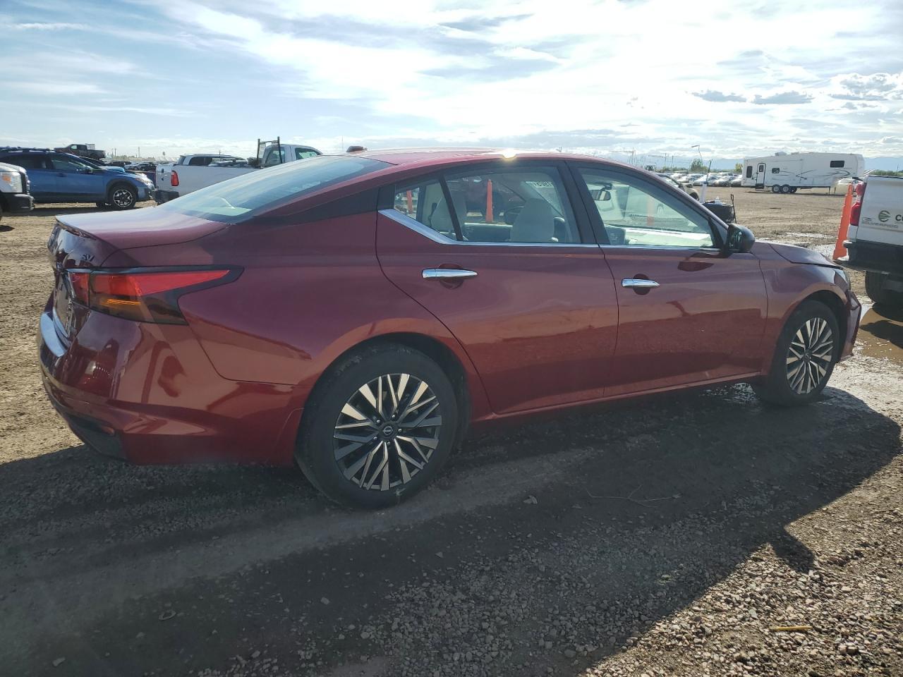 2024 Nissan Altima Sv - Image 3