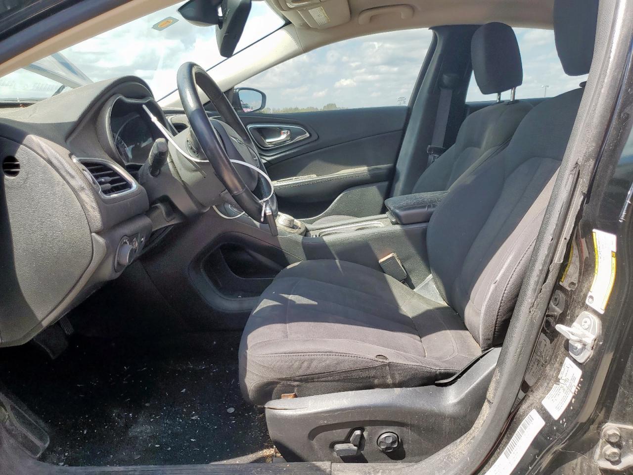 2015 Chrysler 200 Limited - Фото 7