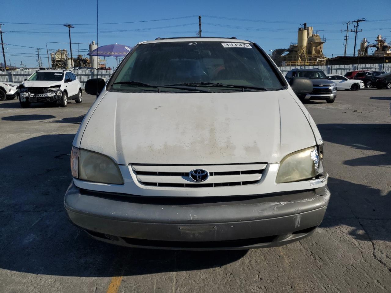 2001 Toyota Sienna Le - Image 5