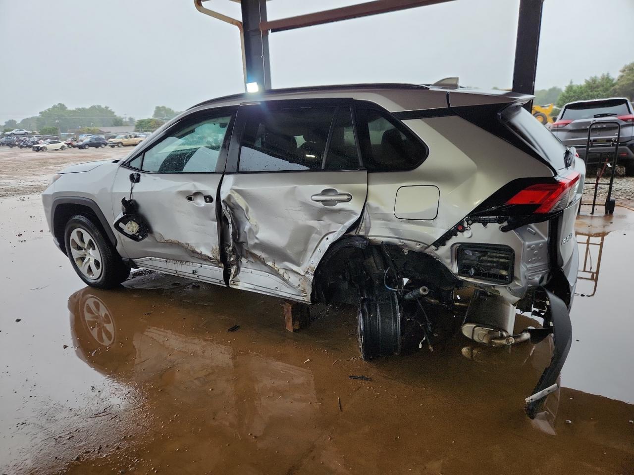 2020 Toyota Rav4 Le - Фото 2