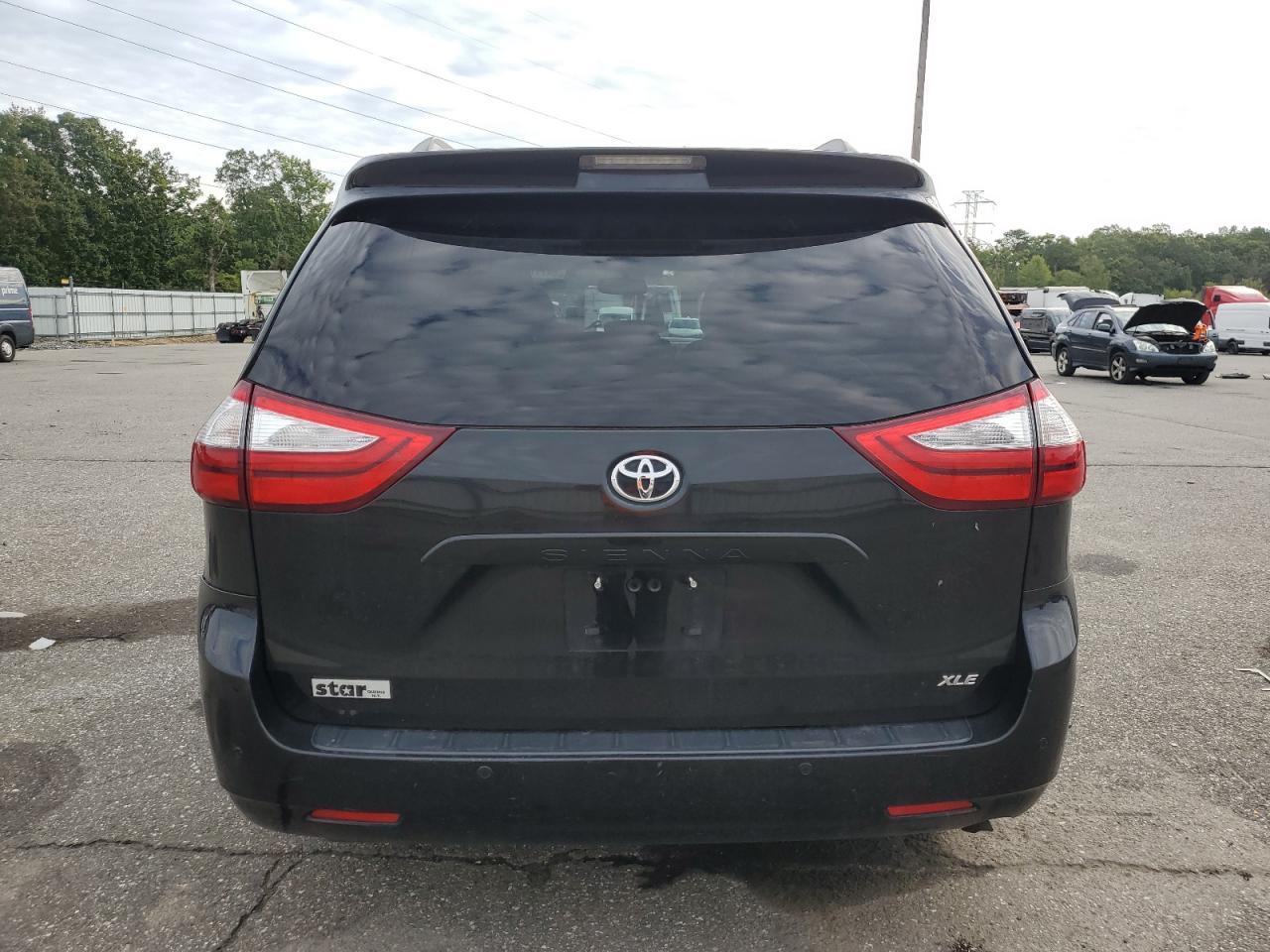 2017 Toyota Sienna Xle - Фото 6