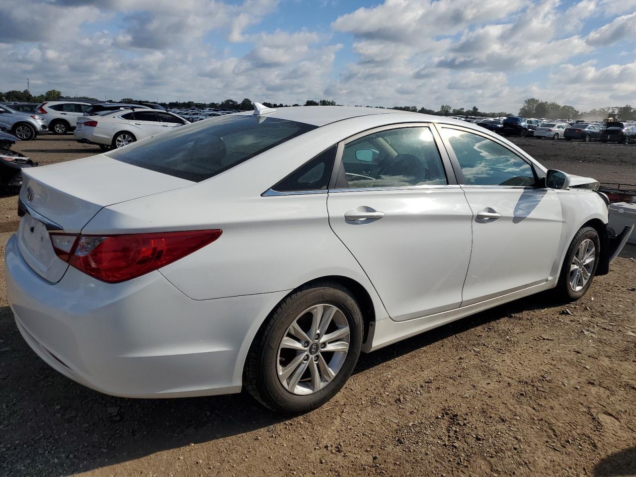 2011 Hyundai Sonata Gls - Image 3