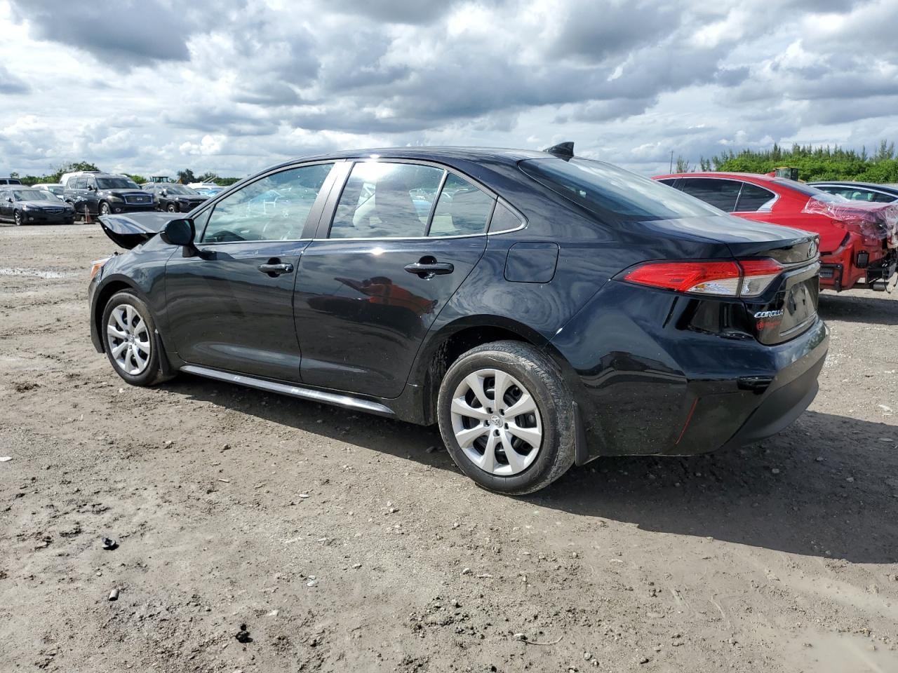 2025 Toyota Corolla Le - Фото 2