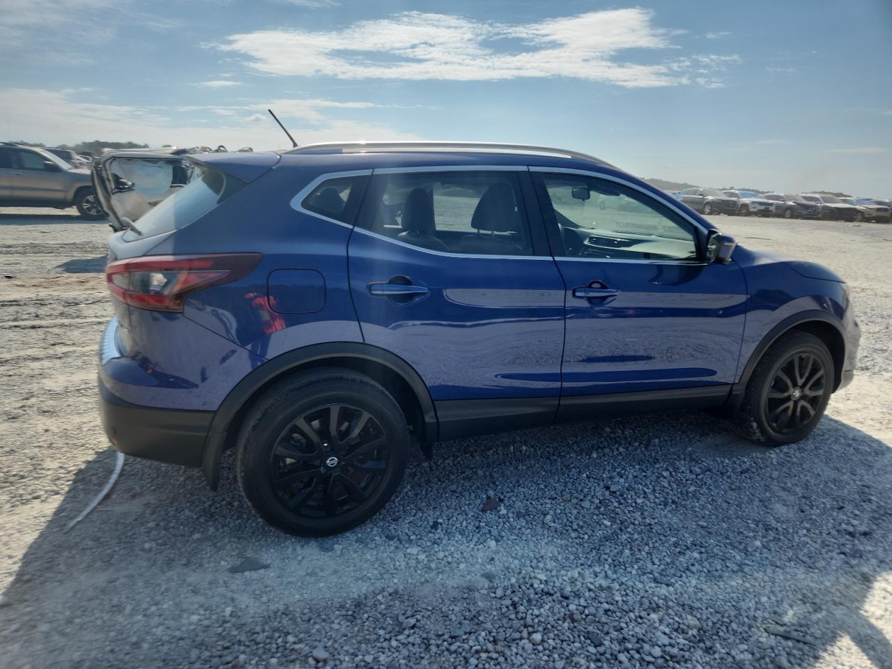 2022 Nissan Rogue Sport Sv - Image 3