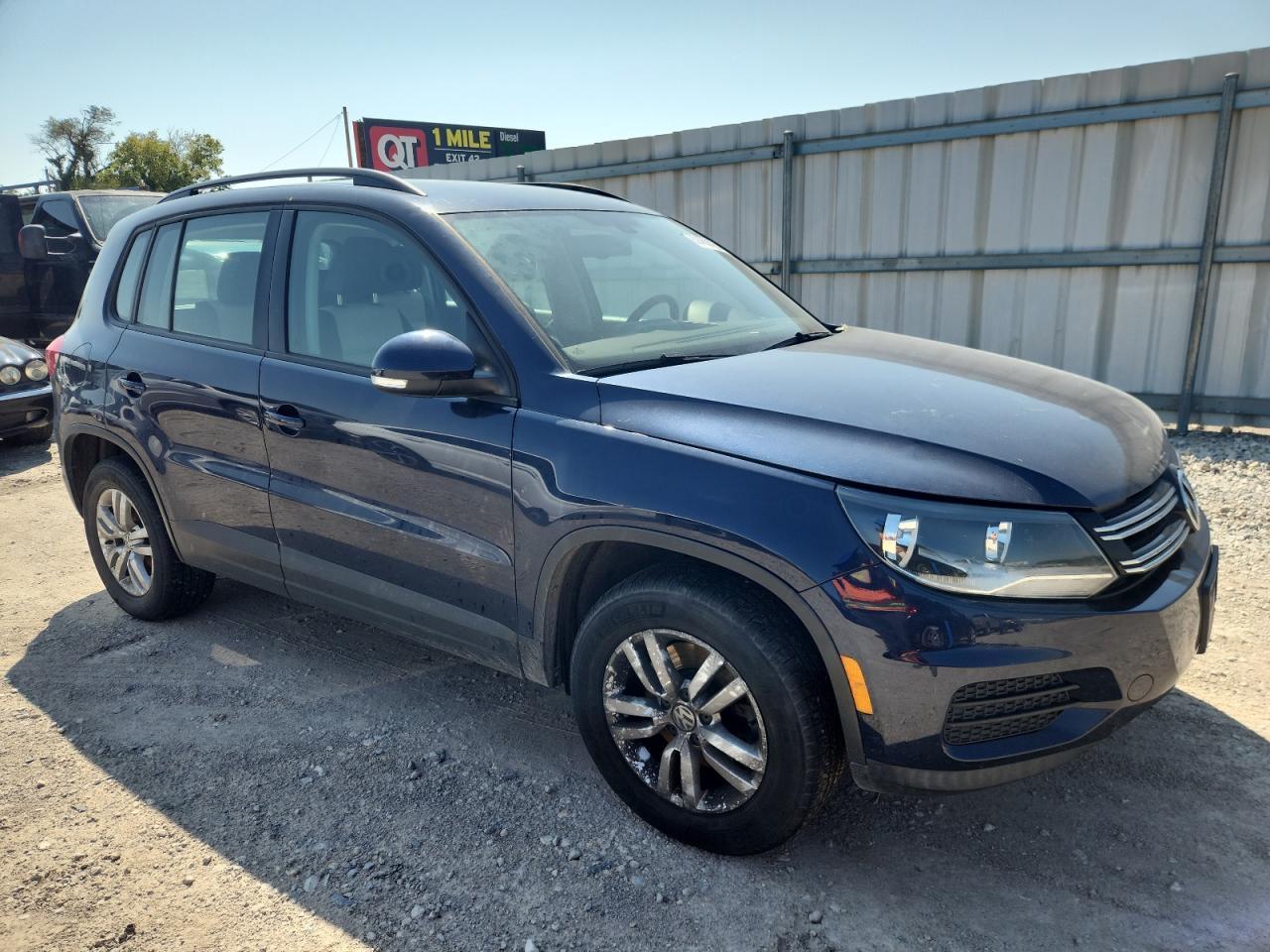 2016 Volkswagen Tiguan S - Image 4