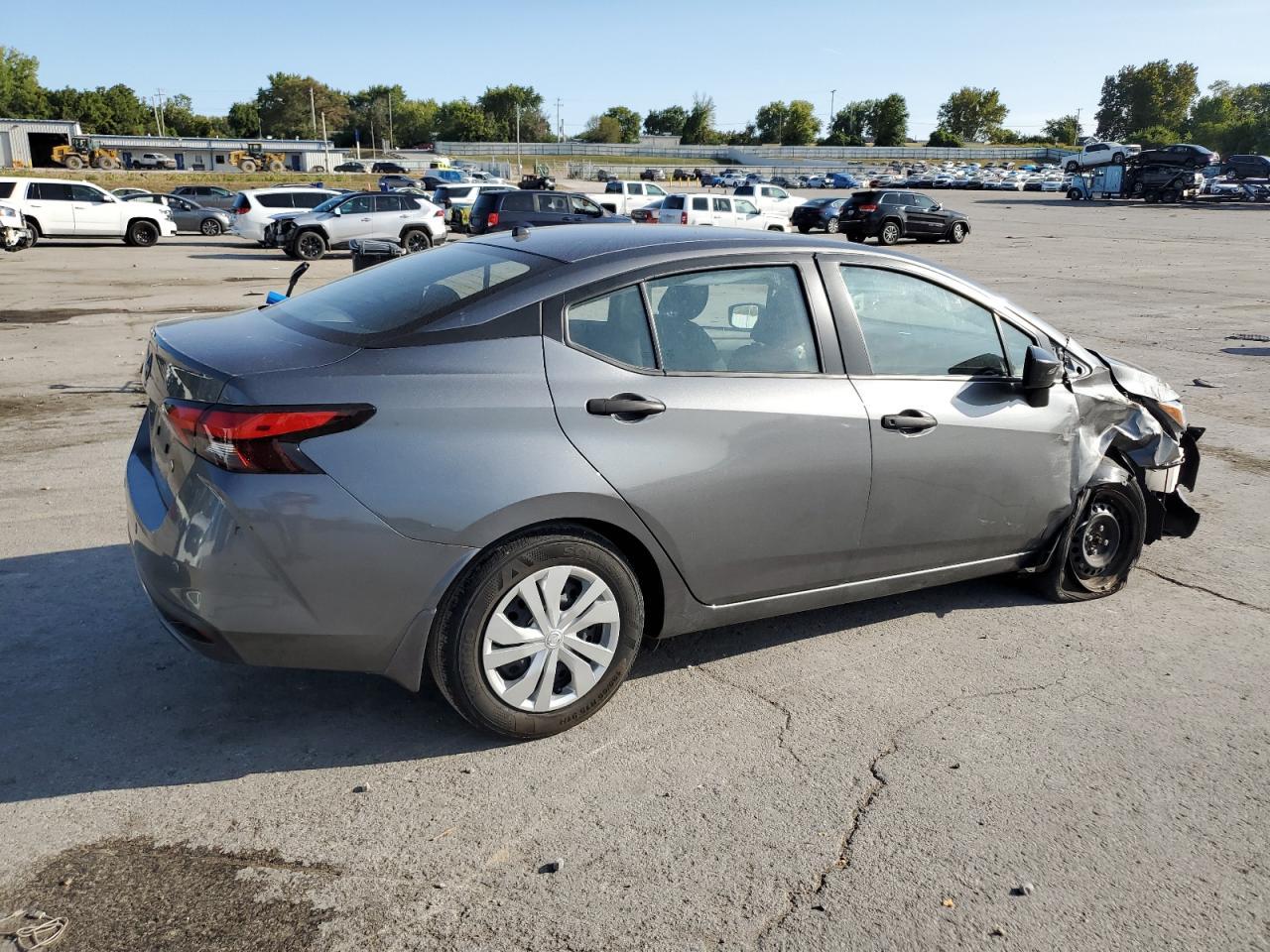 2024 Nissan Versa S - Фото 3