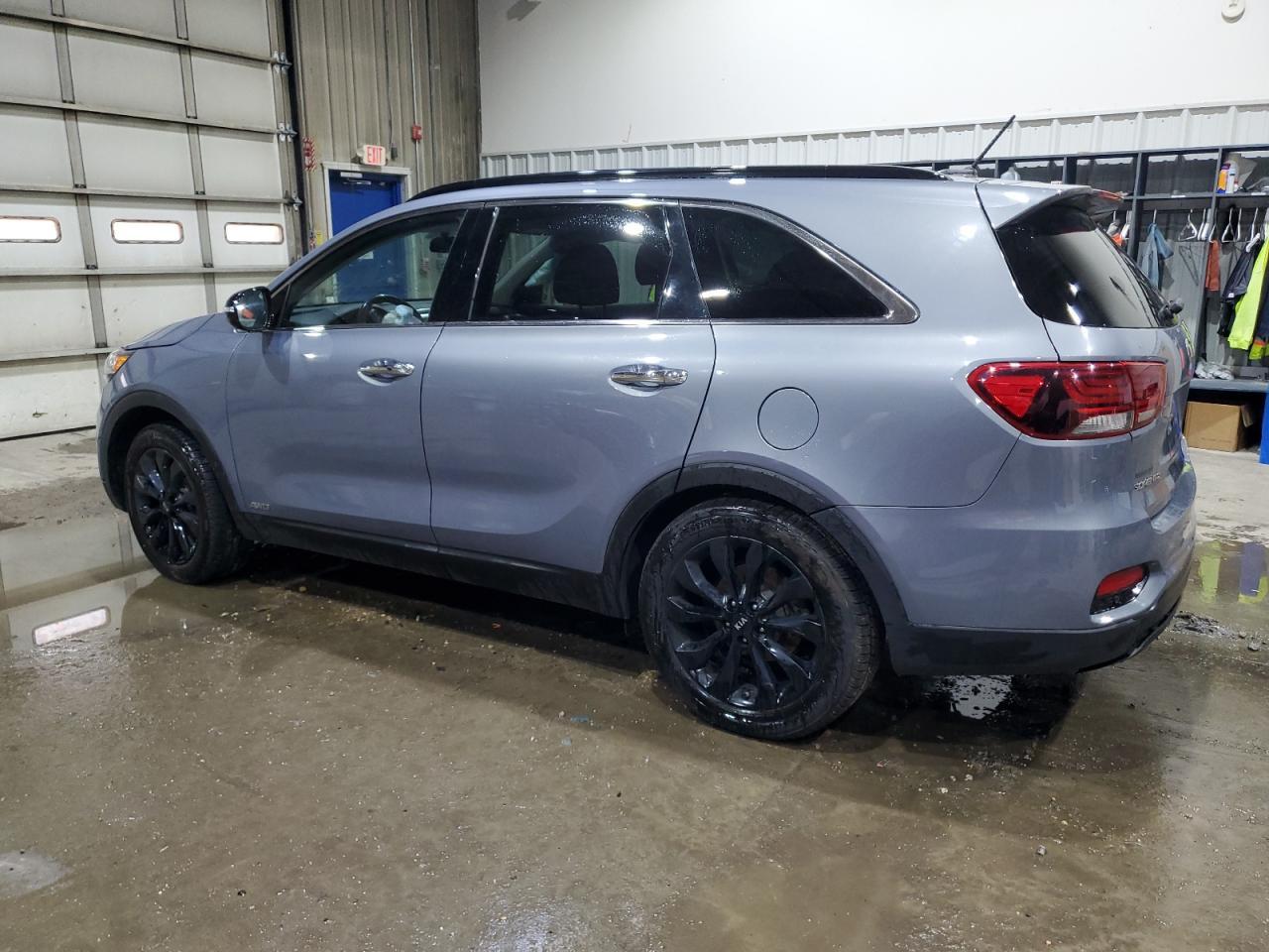 2020 Kia Sorento S - Image 2