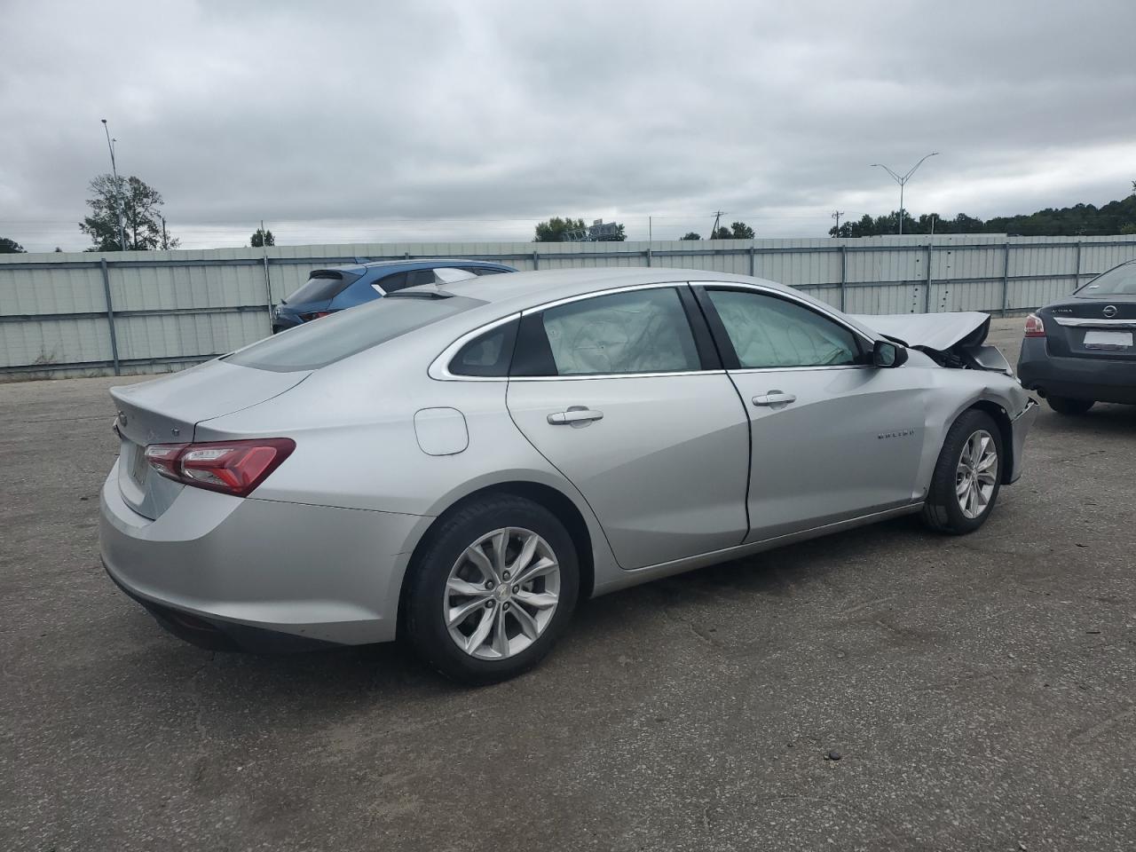 2022 Chevrolet Malibu Lt - Фото 3