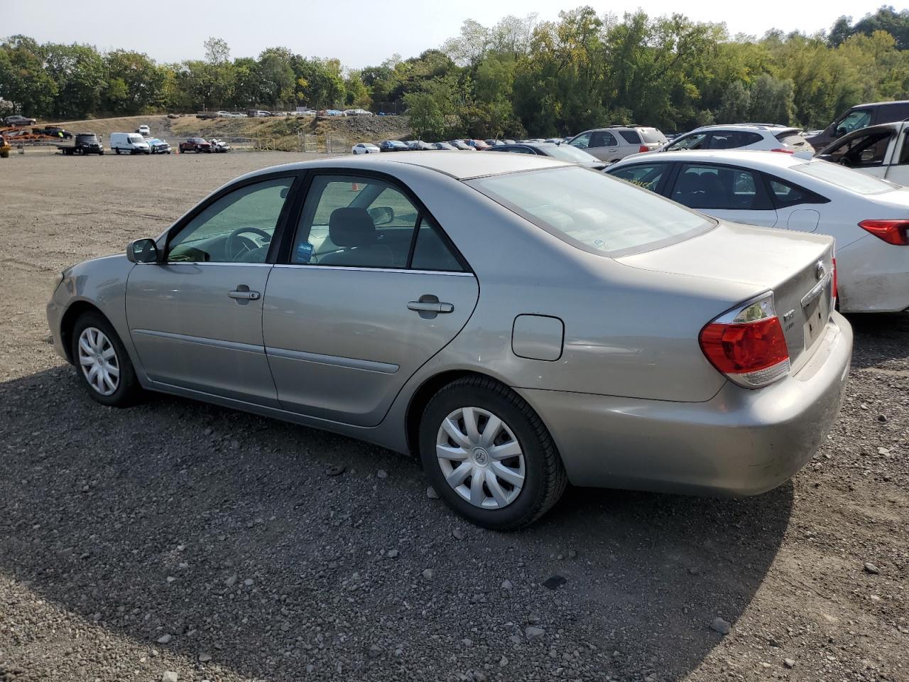 2005 Toyota Camry Le - Image 2