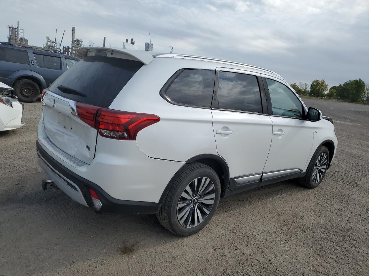 2020 Mitsubishi Outlander Se - Фото 3