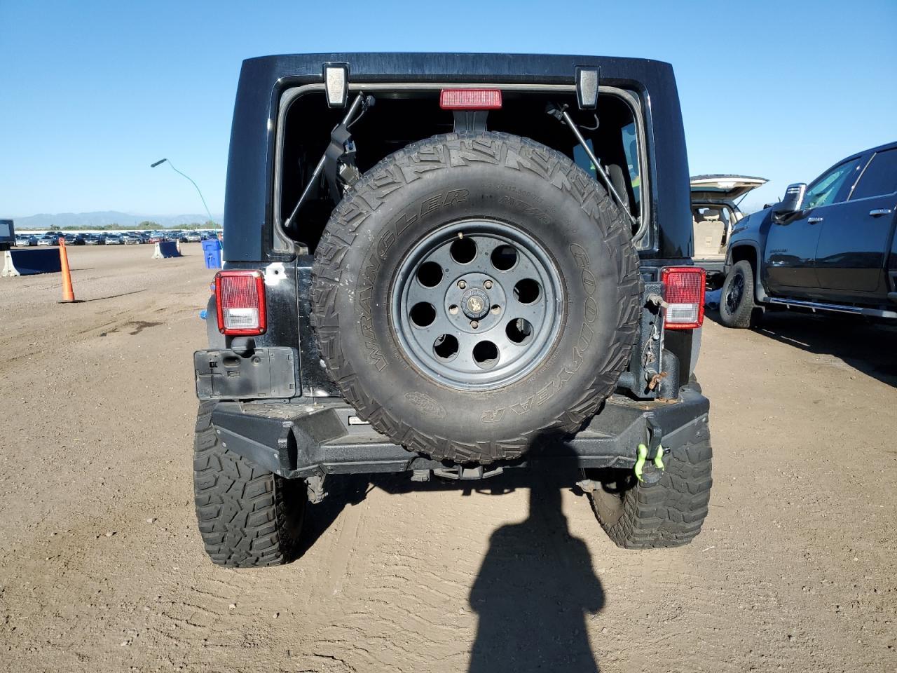 2014 Jeep Wrangler Unlimited Sahara - Фото 6