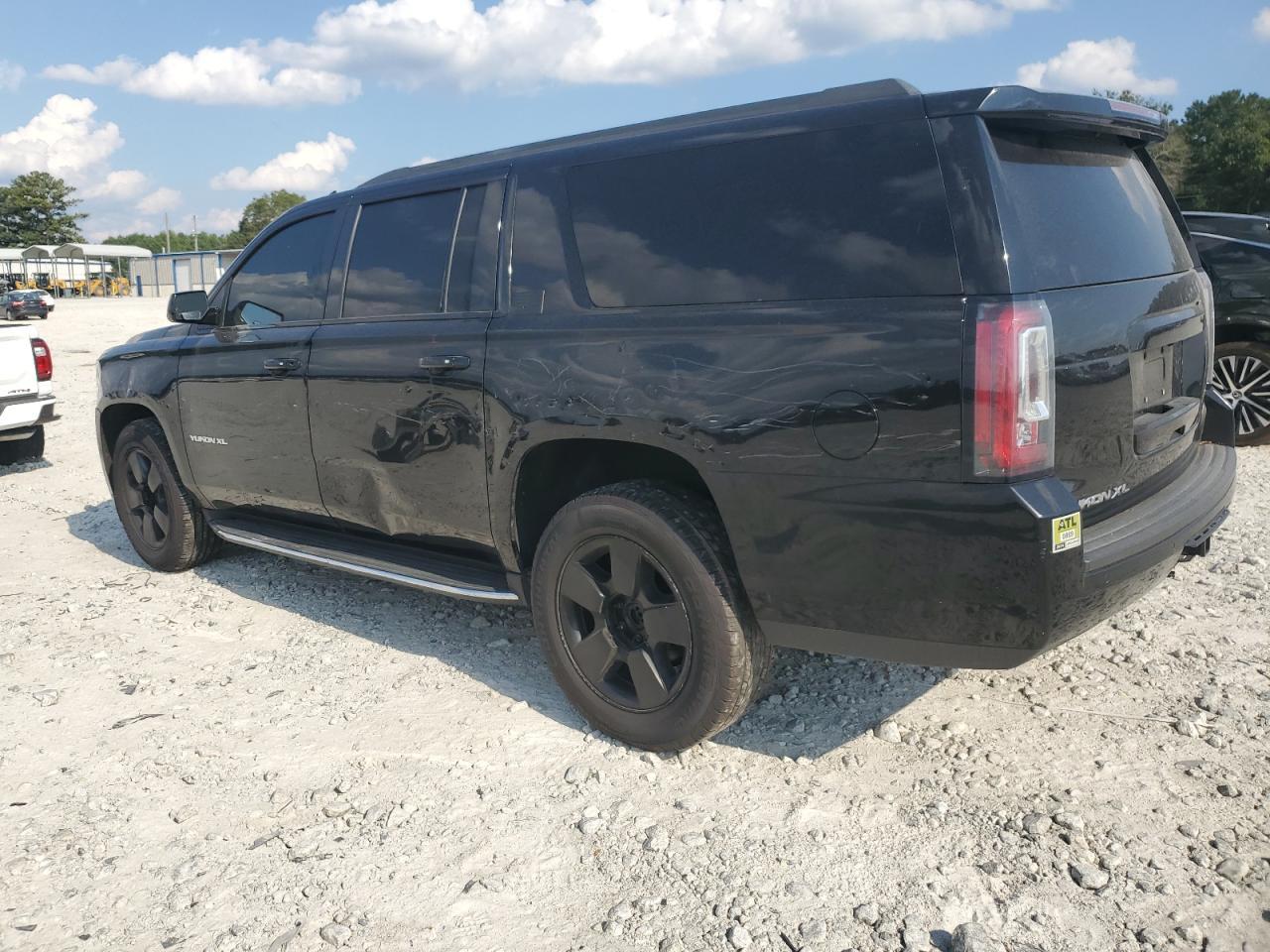 2019 GMC Yukon Xl K1500 Slt - Image 2