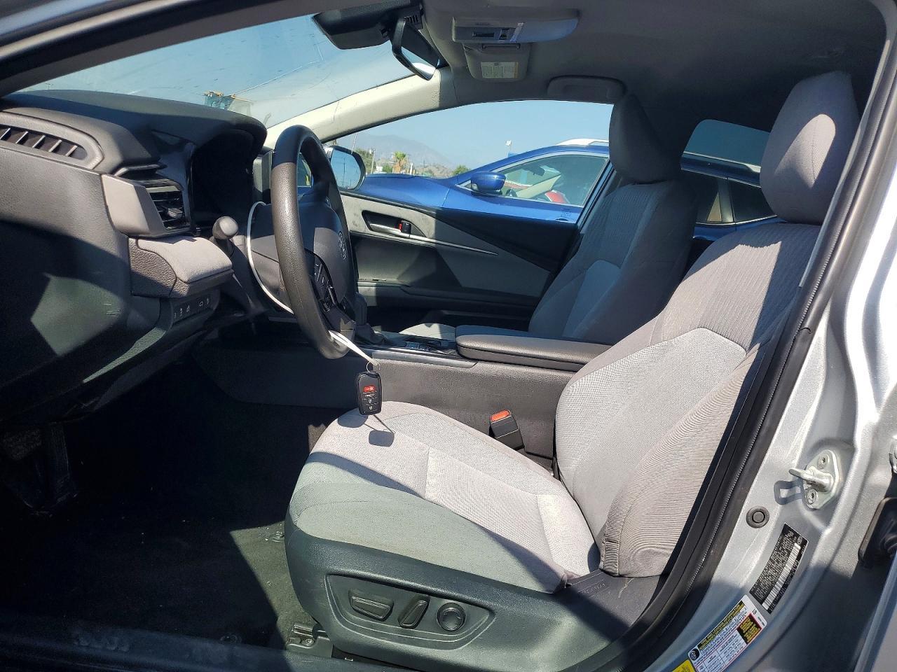 2025 Toyota Camry Le - Фото 7