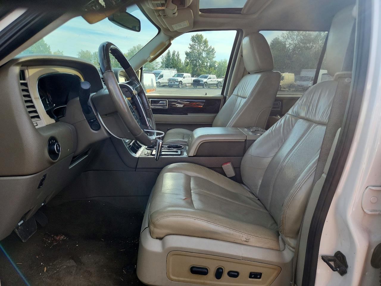 2015 Lincoln Navigator - Image 7